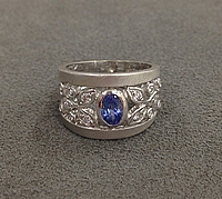 18k White Gold Diamond & Tanzanite Ring