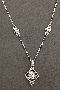 18k White Gold Diamond Necklace