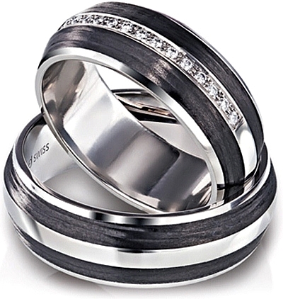 Shown here in 18k white gold with and without diamonds. Each sold separately.