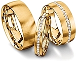 Shown here in 18k yellow gold in 7.0mm without diamonds, 3.5mm with diamonds, and 7.0mm with diamonds. Each sold separately.