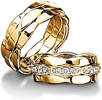 Shown here in 18k yellow gold with and without diamonds. Each sold separately.