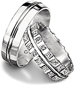 Shown here in 18k white gold with and without diamonds. Each sold separately.