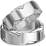 Shown here in 18k white gold with and without diamonds. Each sold separately.