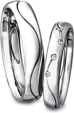 Shown here in 18k white gold with diamonds in 3.5mm and without diamonds in 4.5mm. Each sold separately.