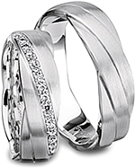 Shown here in 18k white gold with and without diamonds. Each sold separately.