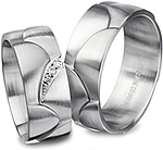Shown here in 18k white gold with and without diamonds. Each sold separately.