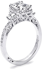 This image shows the setting with a 2.00ct emerald center diamond. The setting can be ordered to accommodate any shape/size diamond listed in the setting details section below.
